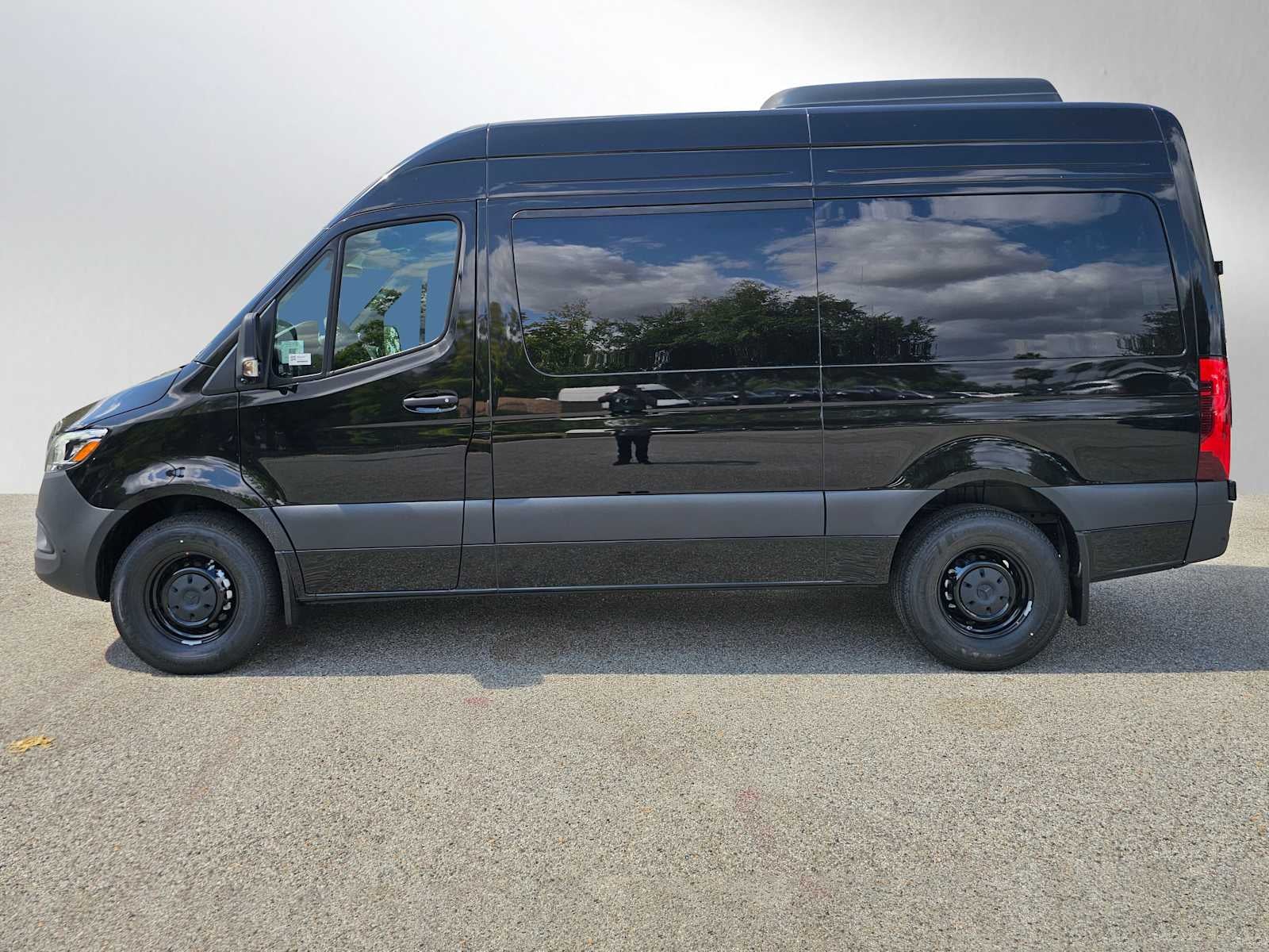 2025 Mercedes-Benz Sprinter 2500 Standard Roof I4 Diesel 144" RWD