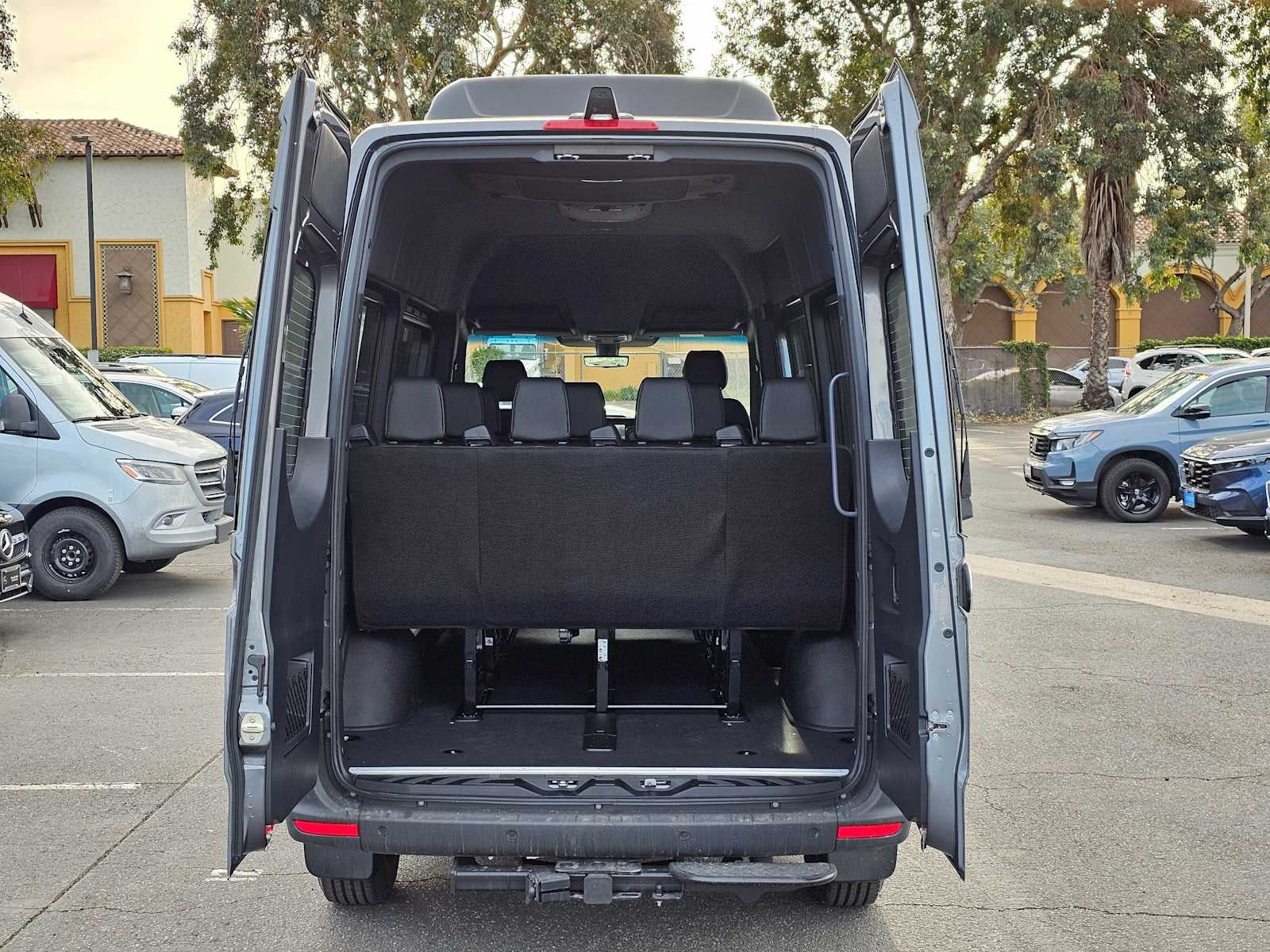 2025 Mercedes-Benz Sprinter 2500 Standard Roof I4 Diesel HO 144" RWD