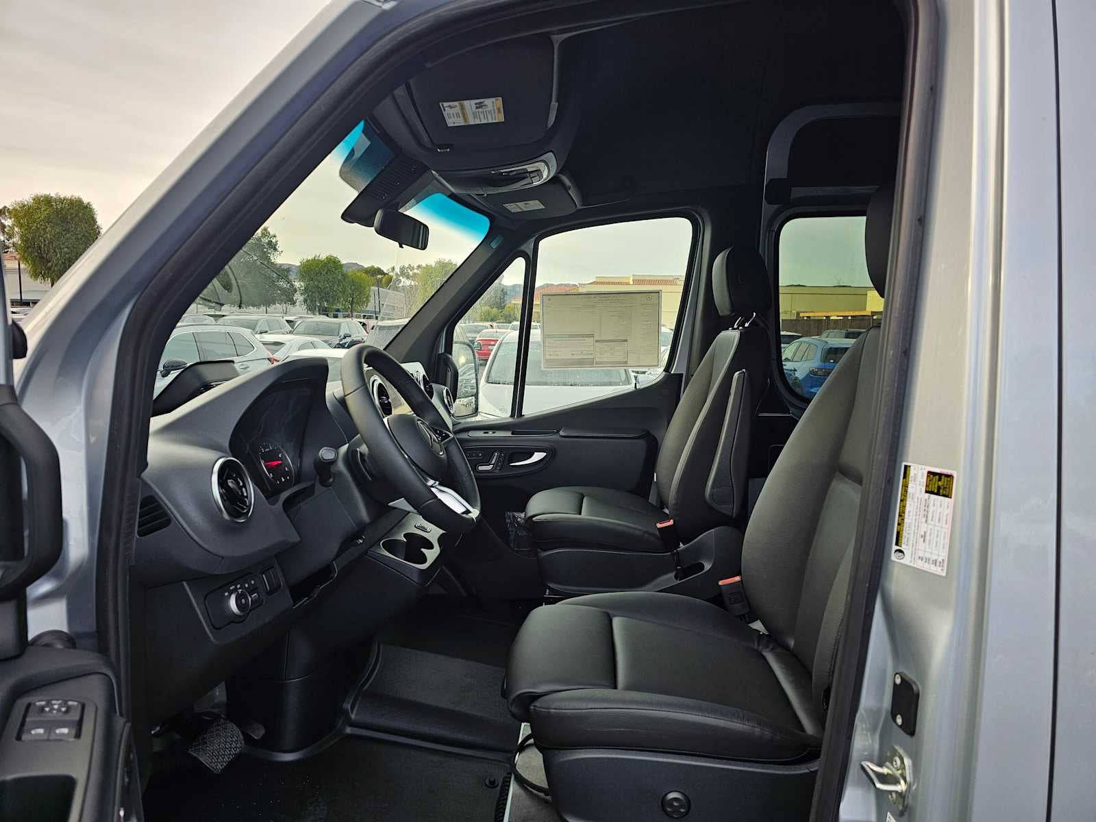 2025 Mercedes-Benz Sprinter 2500 Standard Roof I4 Diesel HO 144" RWD