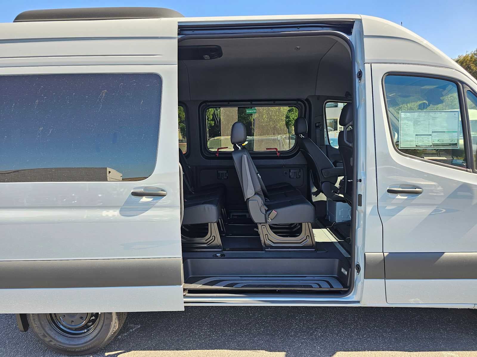 2025 Mercedes-Benz Sprinter 2500 Standard Roof I4 Diesel HO 144" RWD