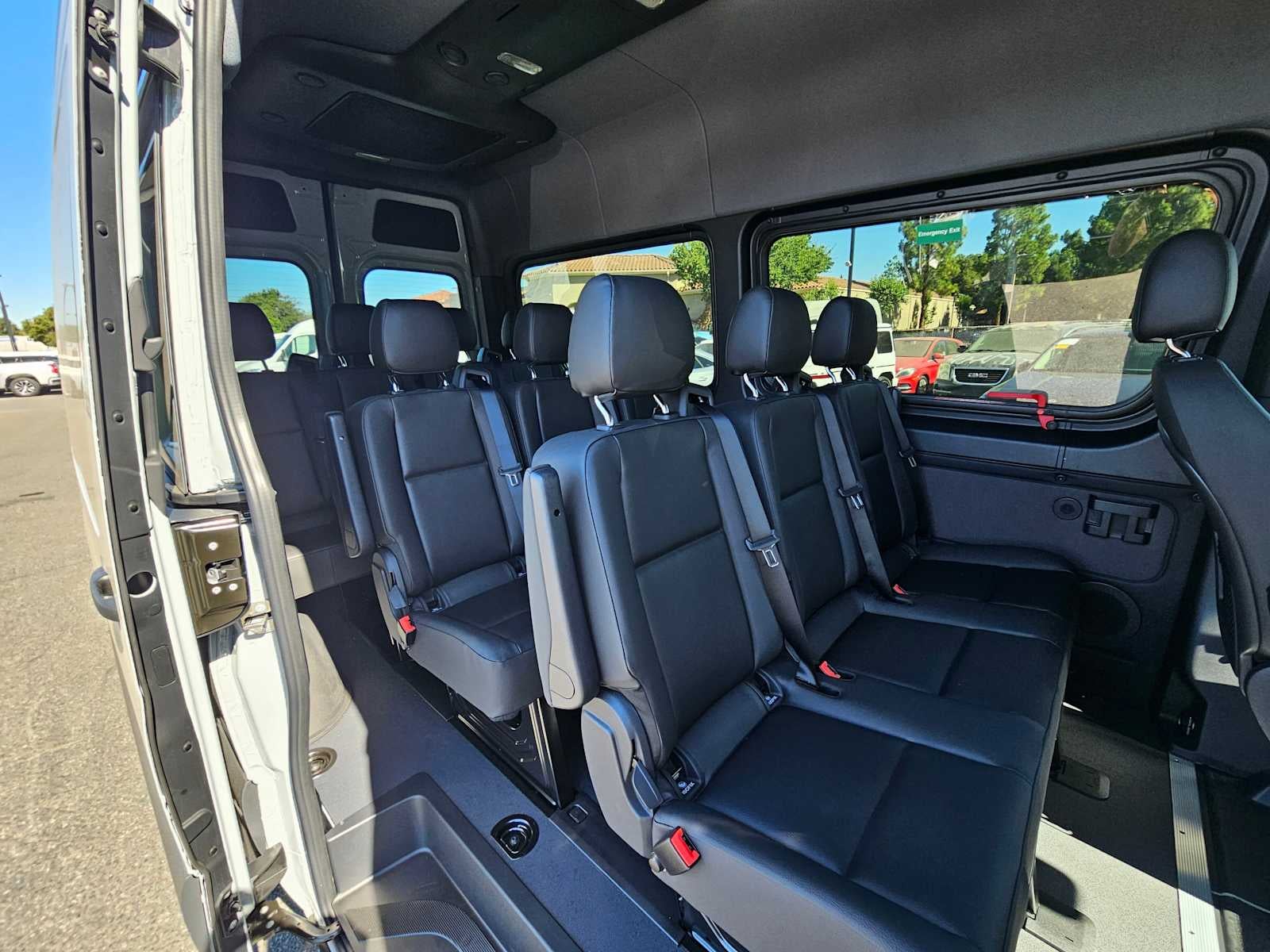 2025 Mercedes-Benz Sprinter 2500 Standard Roof I4 Diesel HO 144" RWD