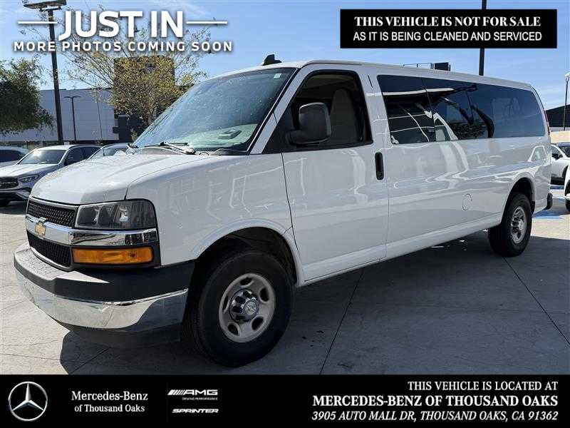 2022 Chevrolet Express Passenger LT