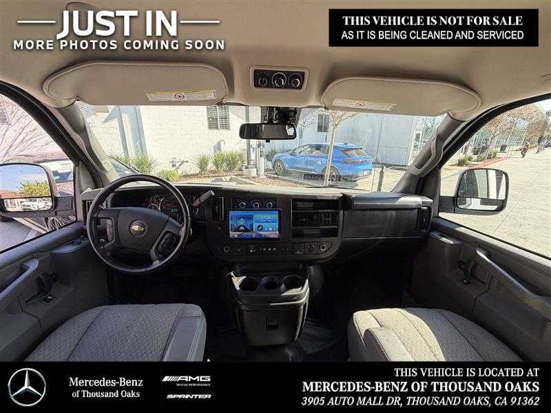 2022 Chevrolet Express Passenger LT