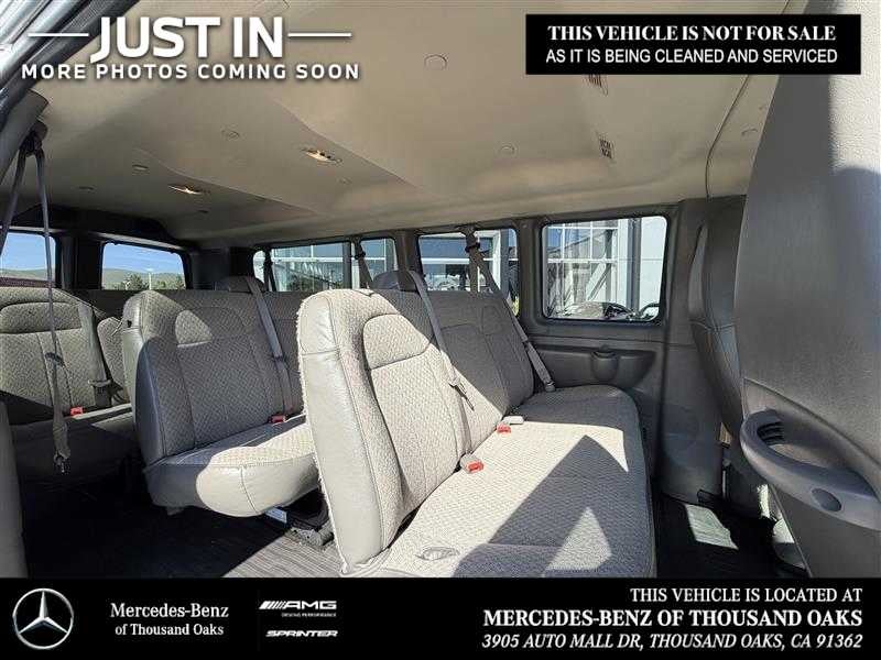 2022 Chevrolet Express Passenger LT
