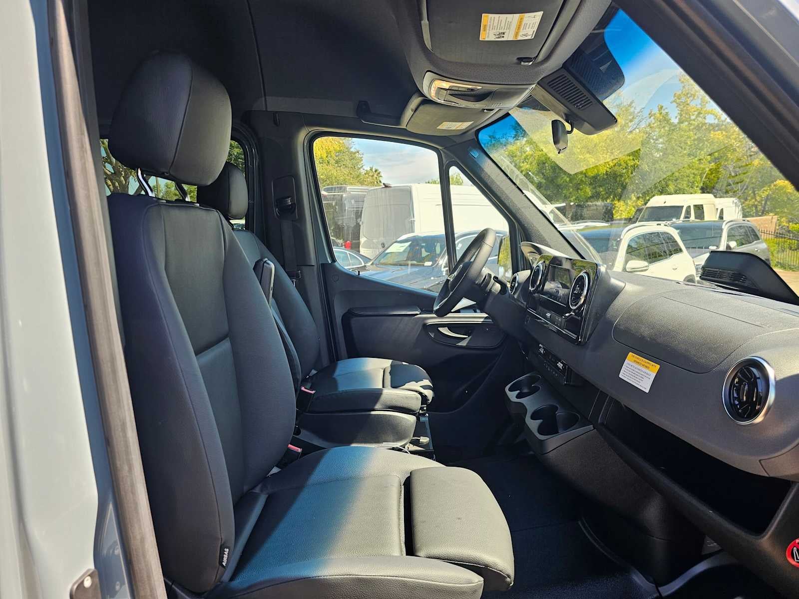 2026 Mercedes-Benz Sprinter Crew 2500 Standard Roof I4 Diesel 144 RWD
