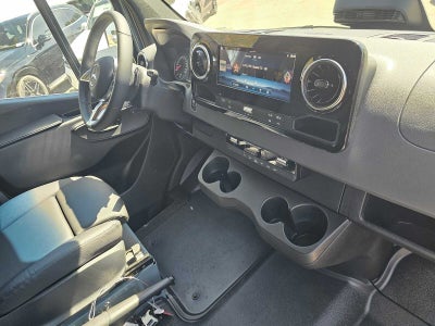 2026 Mercedes-Benz Sprinter Crew 2500 Standard Roof I4 Diesel 144 RWD