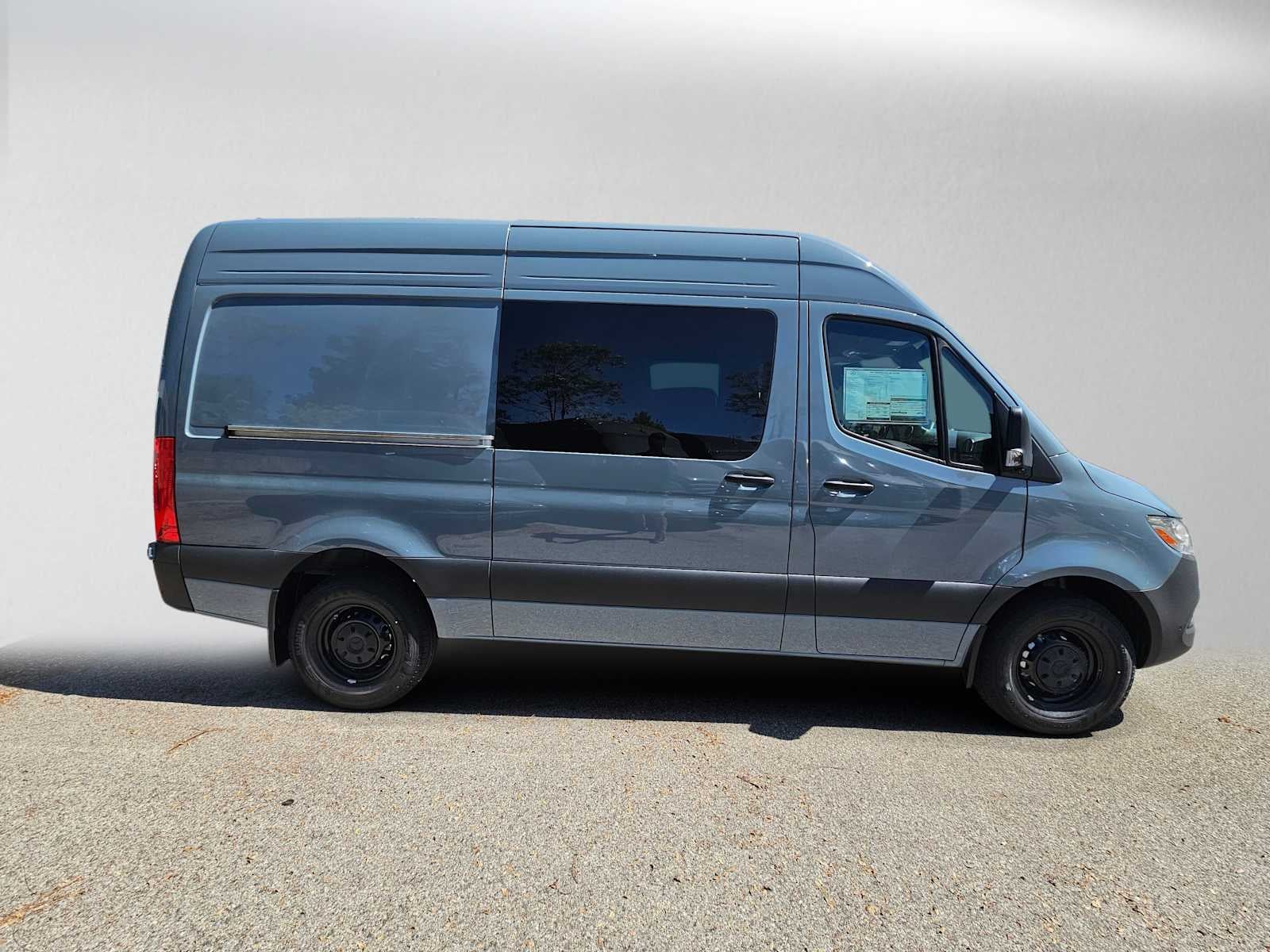 2026 Mercedes-Benz Sprinter Crew 2500 Standard Roof I4 Diesel 144 RWD
