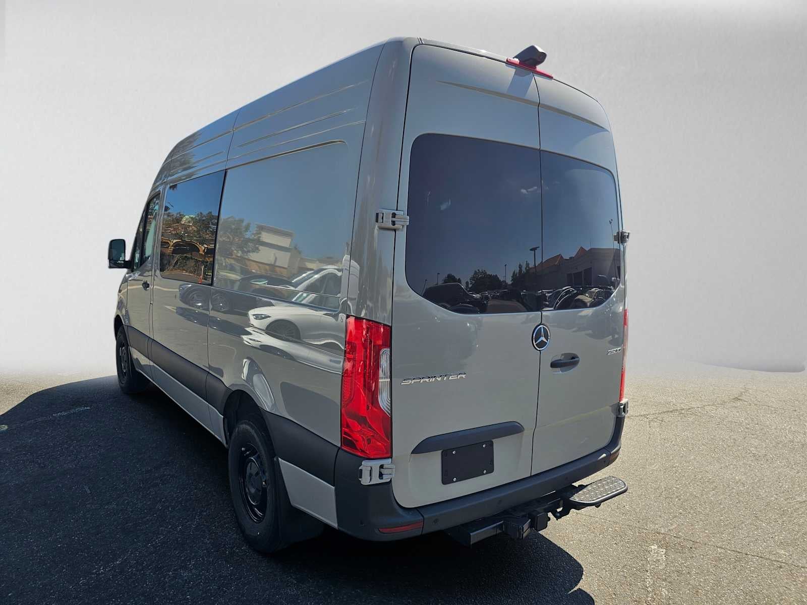 2026 Mercedes-Benz Sprinter Crew 2500 Standard Roof I4 Diesel 144 RWD