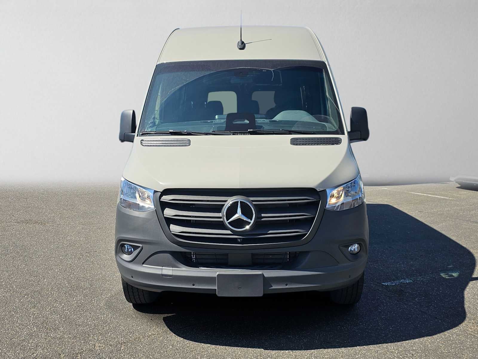 2026 Mercedes-Benz Sprinter Crew 2500 Standard Roof I4 Diesel 144 RWD