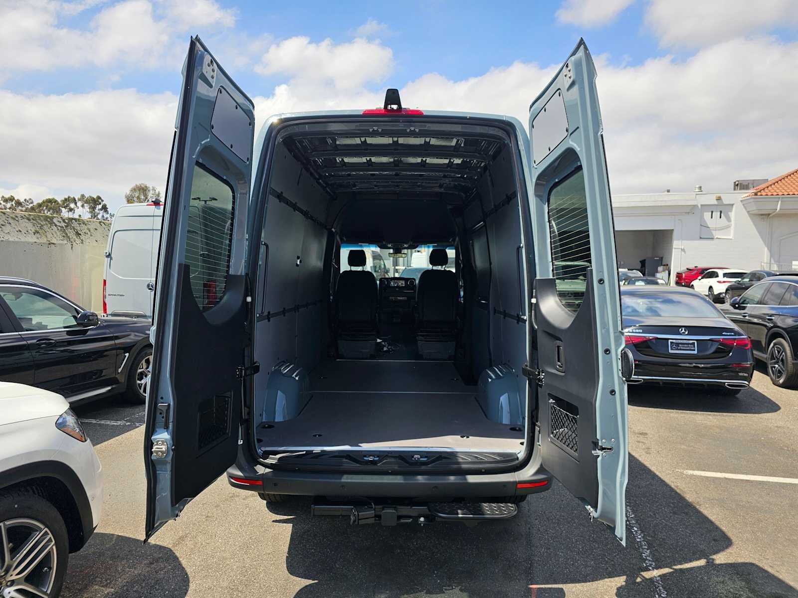 2026 Mercedes-Benz Sprinter 2500 Standard Roof I4 Diesel 144 RWD