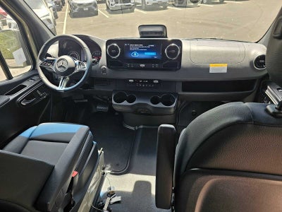 2026 Mercedes-Benz Sprinter Crew 2500 Standard Roof I4 Diesel HO 144 RWD