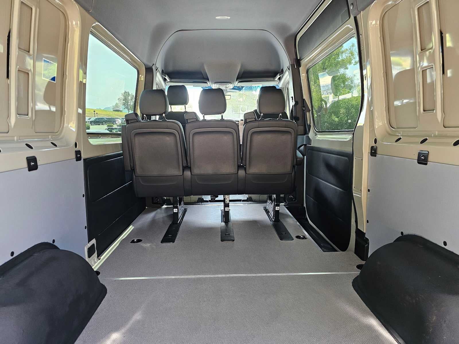 2026 Mercedes-Benz Sprinter Crew 2500 Standard Roof I4 Diesel HO 144 RWD
