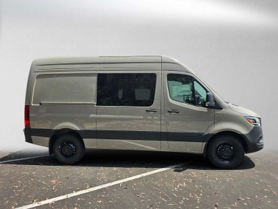 2026 Mercedes-Benz Sprinter Crew 2500 Standard Roof I4 Diesel HO 144 RWD
