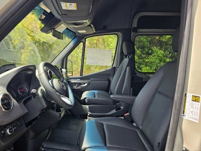 2026 Mercedes-Benz Sprinter Crew 2500 Standard Roof I4 Diesel HO 144 RWD