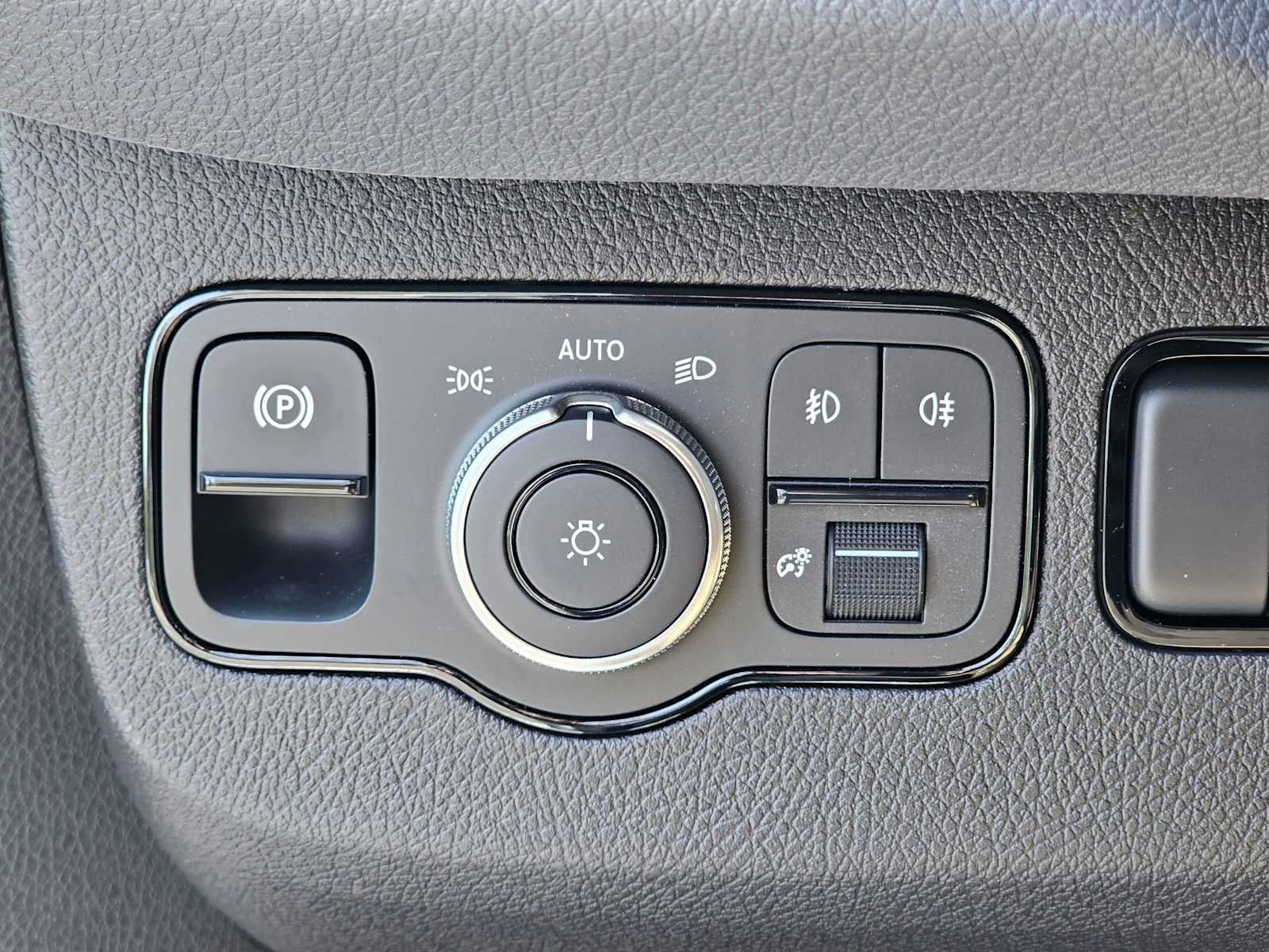 2026 Mercedes-Benz Sprinter Crew 2500 Standard Roof I4 Diesel HO 144 RWD