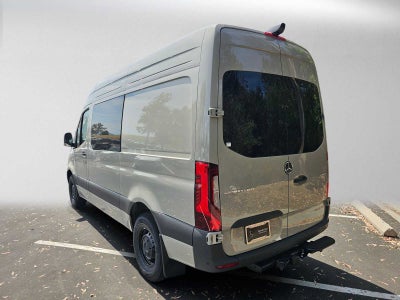 2026 Mercedes-Benz Sprinter Crew 2500 Standard Roof I4 Diesel HO 144 RWD