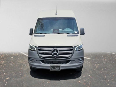 2026 Mercedes-Benz Sprinter Crew 2500 Standard Roof I4 Diesel HO 144 RWD