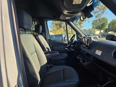 2026 Mercedes-Benz Sprinter Crew 2500 Standard Roof I4 Diesel HO 144 RWD