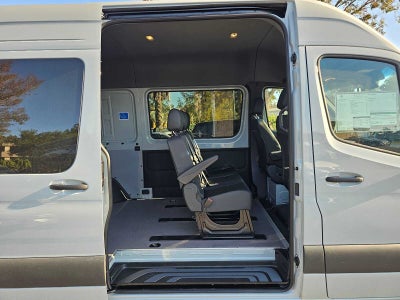 2026 Mercedes-Benz Sprinter Crew 2500 Standard Roof I4 Diesel HO 144 RWD