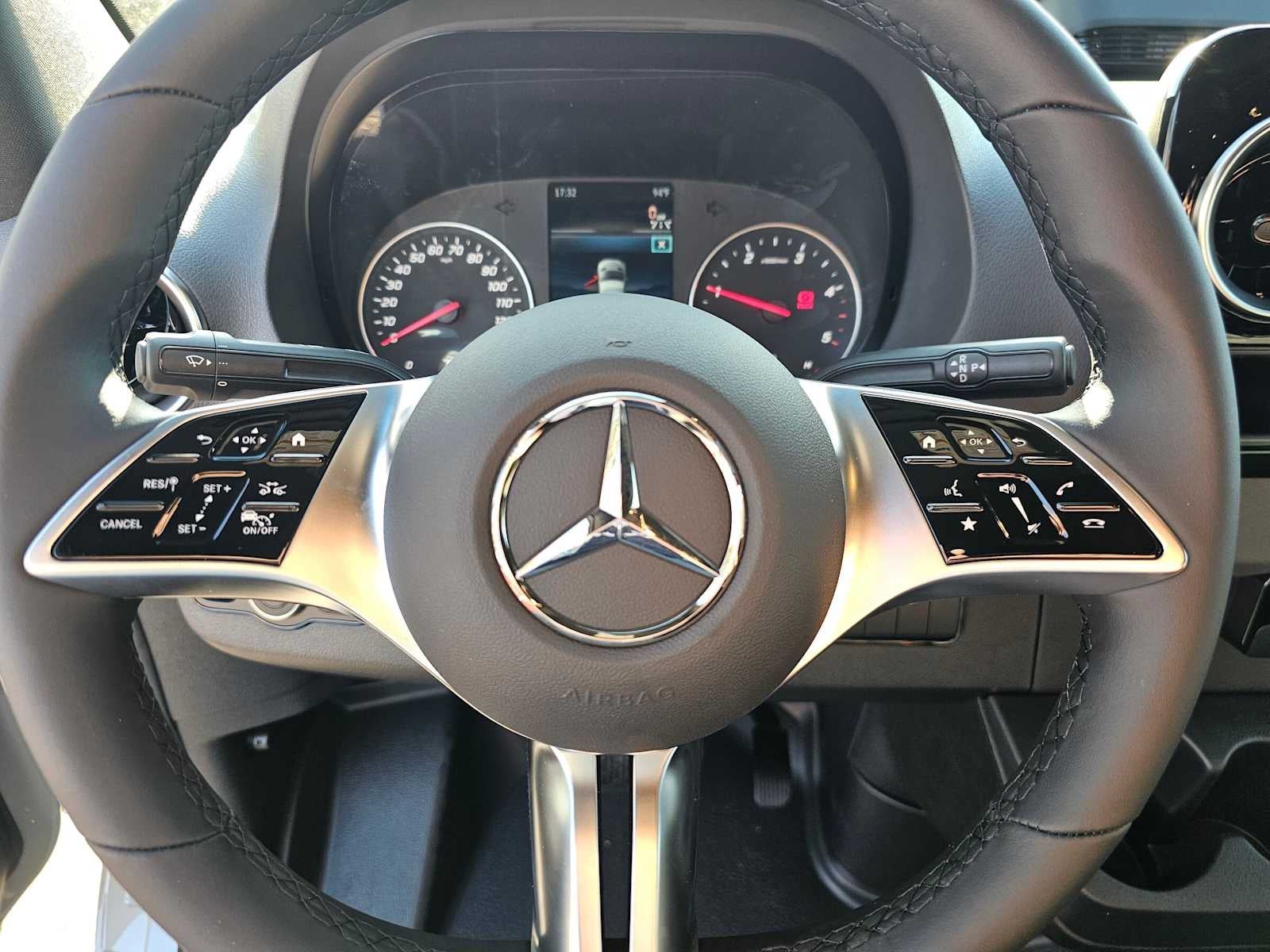 2026 Mercedes-Benz Sprinter Crew 2500 Standard Roof I4 Diesel HO 144 RWD
