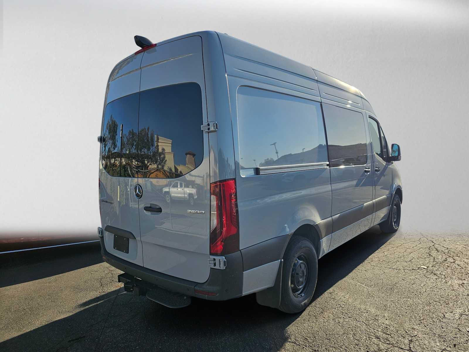 2026 Mercedes-Benz Sprinter Crew 2500 Standard Roof I4 Diesel HO 144 RWD