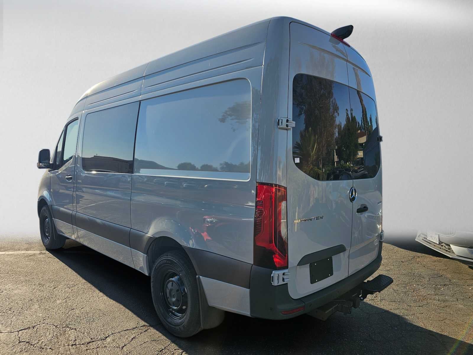 2026 Mercedes-Benz Sprinter Crew 2500 Standard Roof I4 Diesel HO 144 RWD