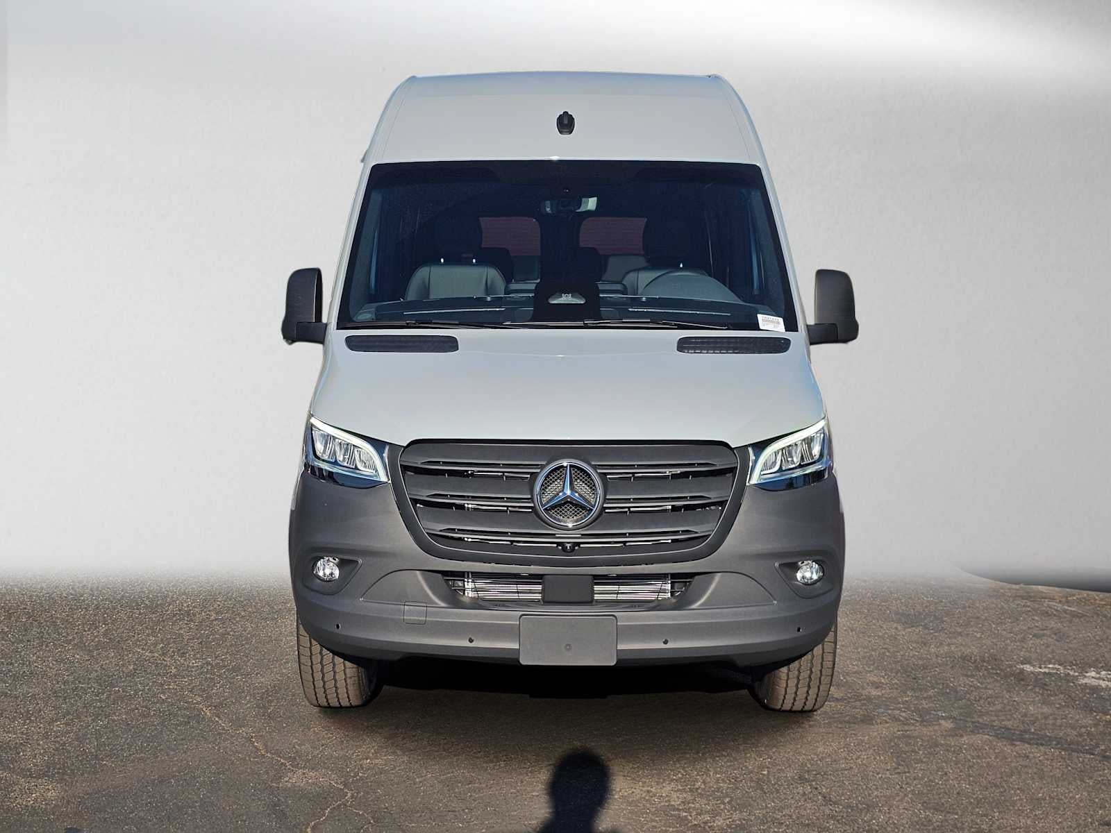 2026 Mercedes-Benz Sprinter Crew 2500 Standard Roof I4 Diesel HO 144 RWD