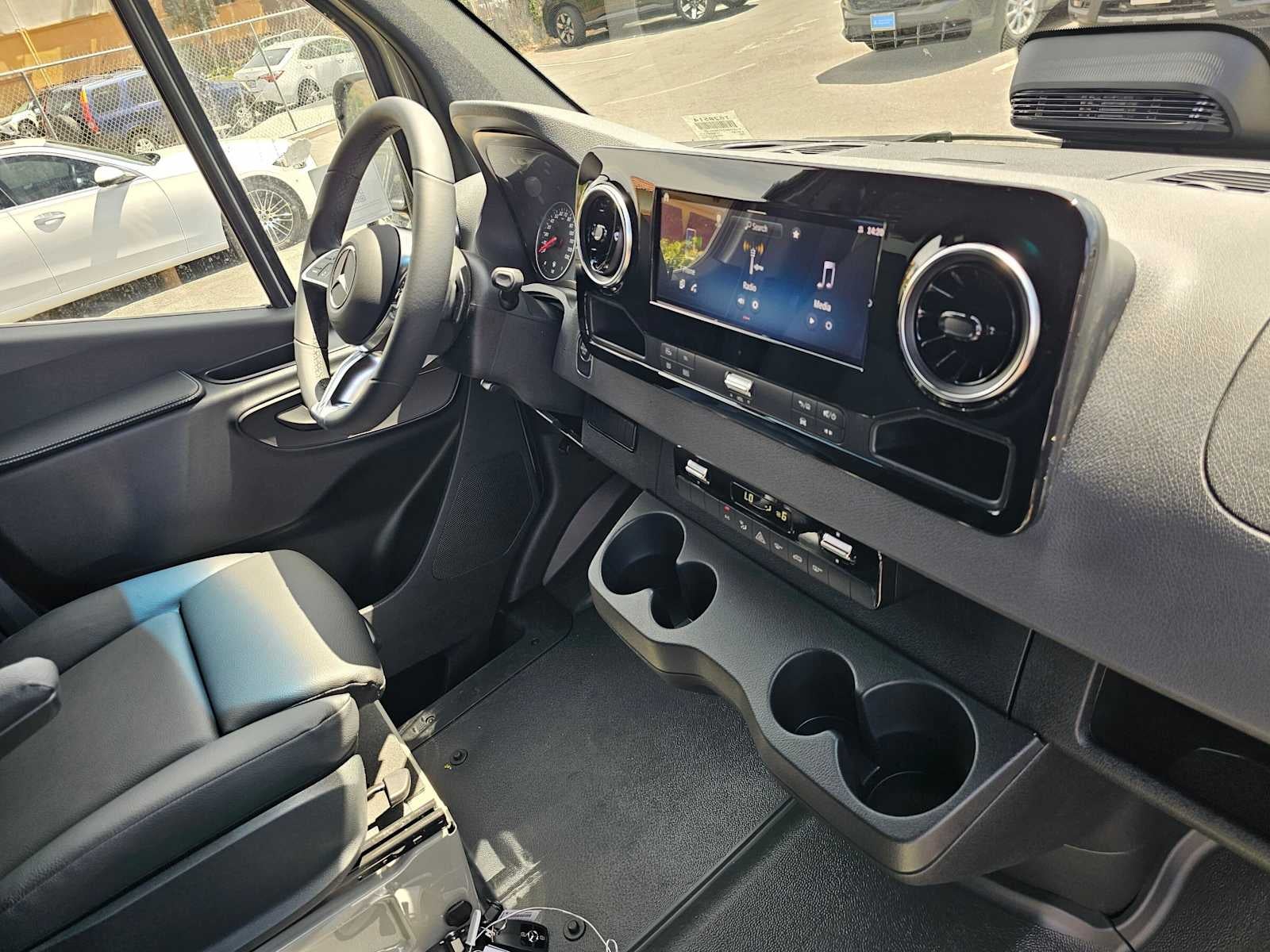 2026 Mercedes-Benz Sprinter Crew 2500 Standard Roof I4 Diesel HO 144 RWD