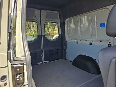 2026 Mercedes-Benz Sprinter Crew 2500 Standard Roof I4 Diesel HO 144 RWD