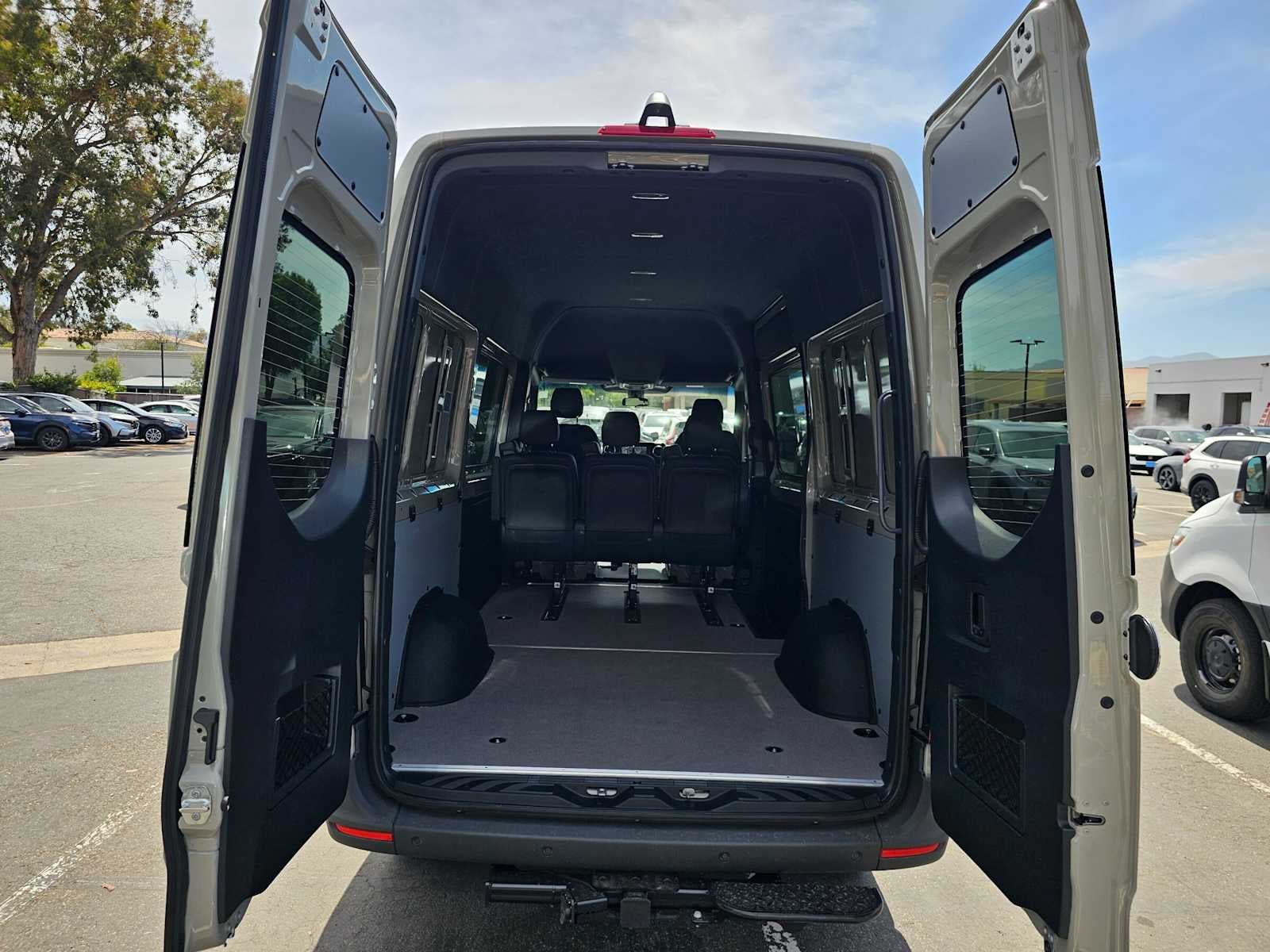 2026 Mercedes-Benz Sprinter Crew 2500 Standard Roof I4 Diesel HO 144 RWD