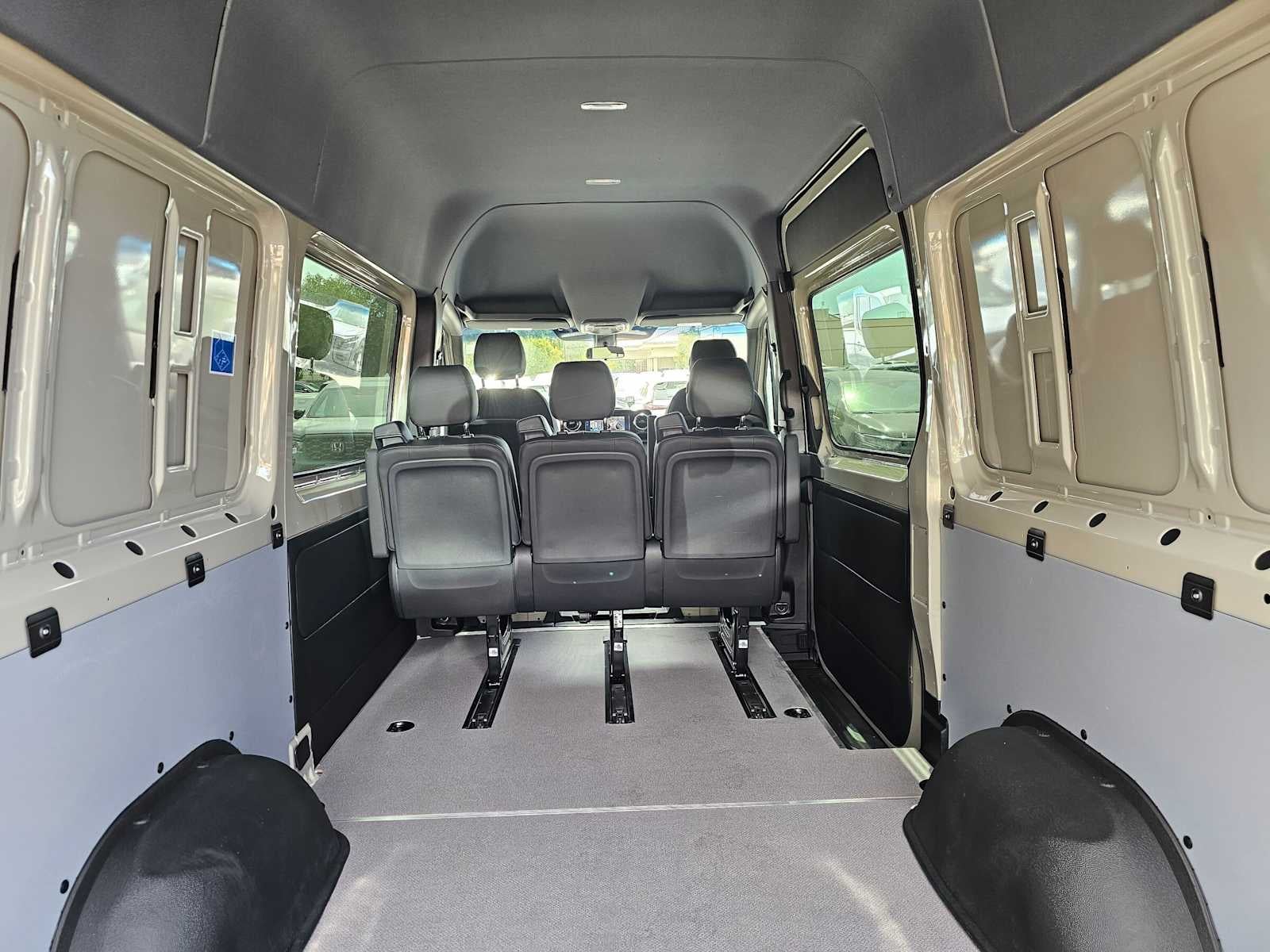 2026 Mercedes-Benz Sprinter Crew 2500 Standard Roof I4 Diesel HO 144 RWD