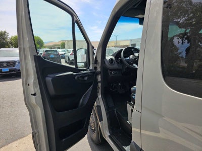 2026 Mercedes-Benz Sprinter Crew 2500 Standard Roof I4 Diesel HO 144 RWD