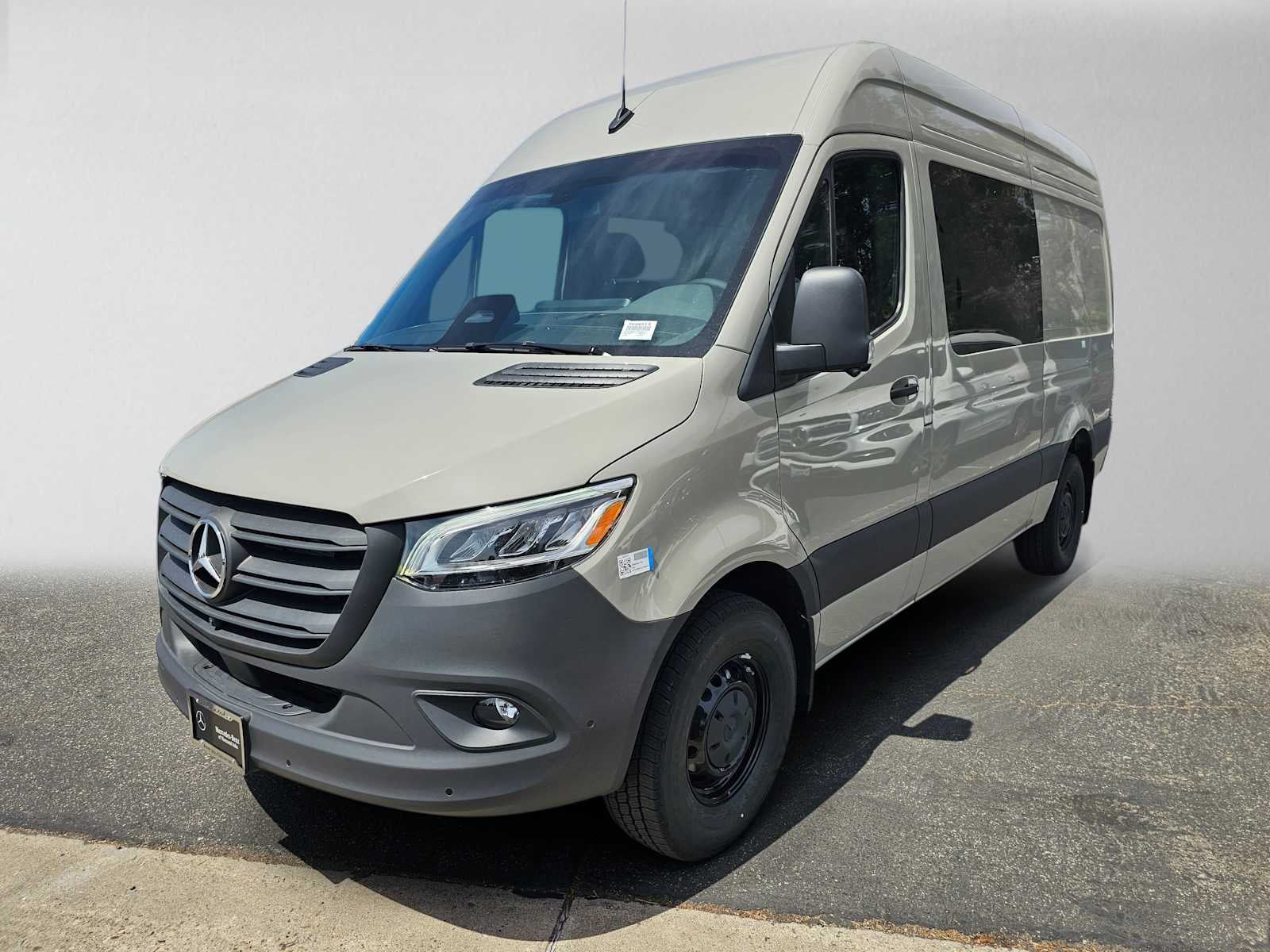 2026 Mercedes-Benz Sprinter Crew 2500 Standard Roof I4 Diesel HO 144 RWD