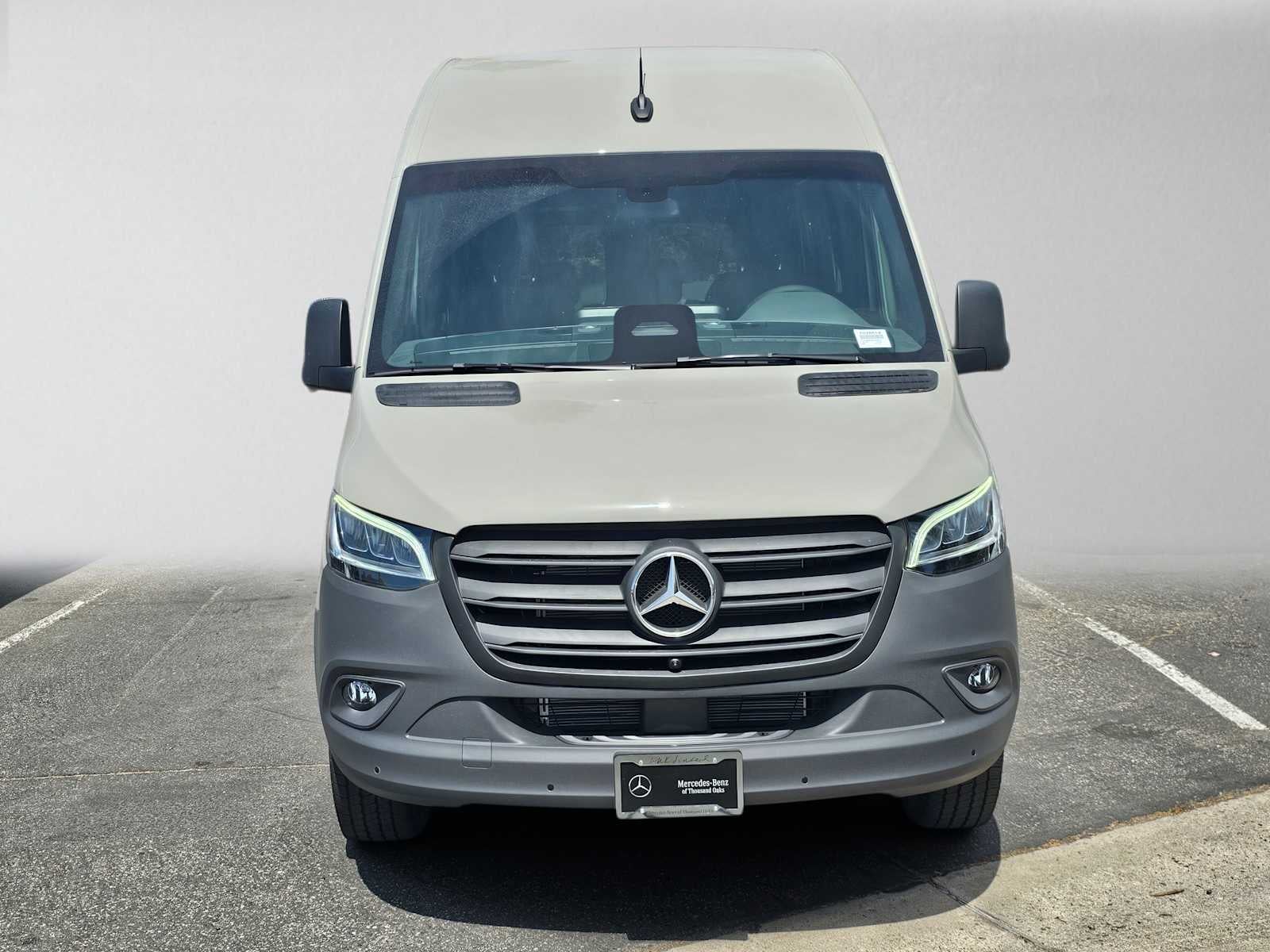 2026 Mercedes-Benz Sprinter Crew 2500 Standard Roof I4 Diesel HO 144 RWD