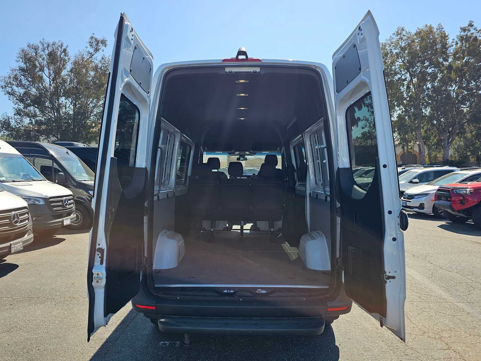 2025 Mercedes-Benz Sprinter 2500 Standard Roof I4 Diesel HO 144 RWD