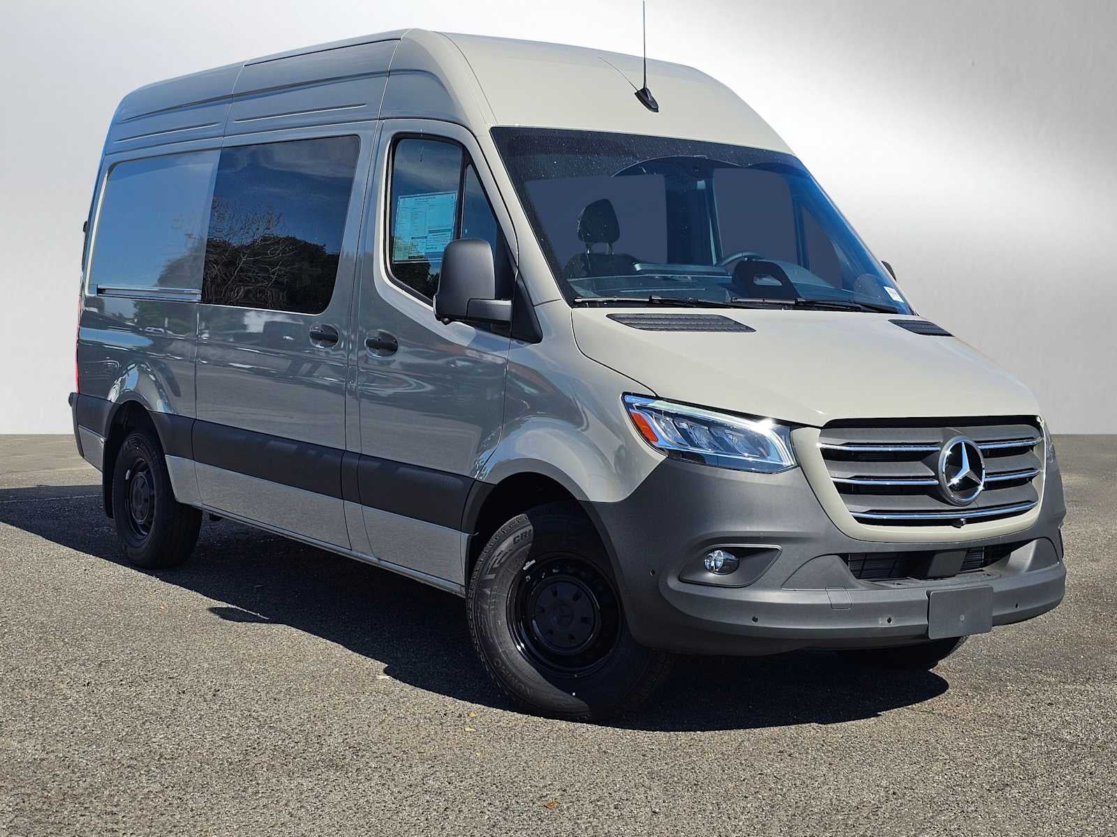 2026 Mercedes-Benz Sprinter 2500 Standard Roof I4 Diesel HO 144" RWD