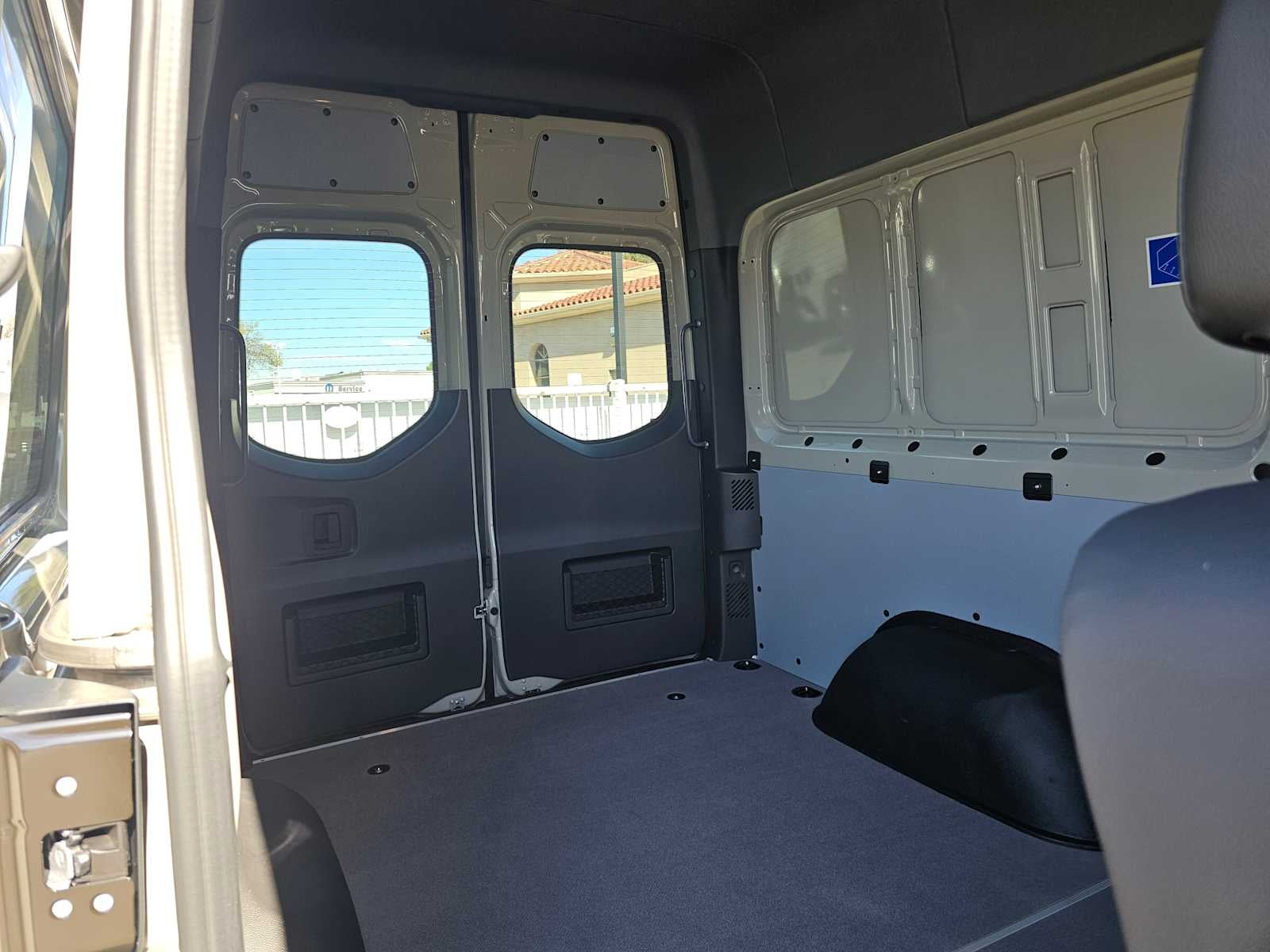 2026 Mercedes-Benz Sprinter 2500 Standard Roof I4 Diesel HO 144" RWD