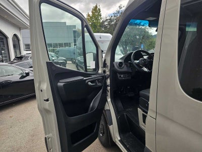 2026 Mercedes-Benz Sprinter Crew 2500 Standard Roof I4 Diesel HO 144 RWD