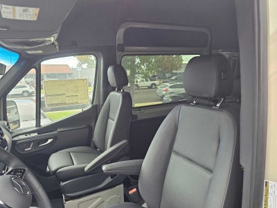 2026 Mercedes-Benz Sprinter Crew 2500 Standard Roof I4 Diesel HO 144 RWD