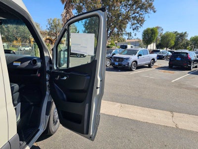 2026 Mercedes-Benz Sprinter 2500 Standard Roof I4 Diesel HO 144 RWD