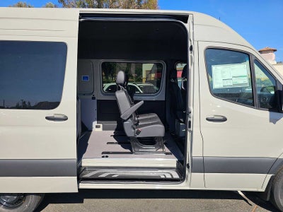 2026 Mercedes-Benz Sprinter 2500 Standard Roof I4 Diesel HO 144 RWD