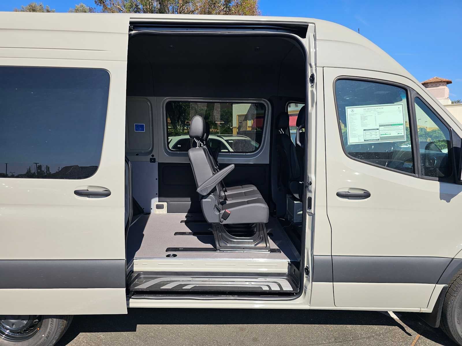 2026 Mercedes-Benz Sprinter 2500 Standard Roof I4 Diesel HO 144 RWD