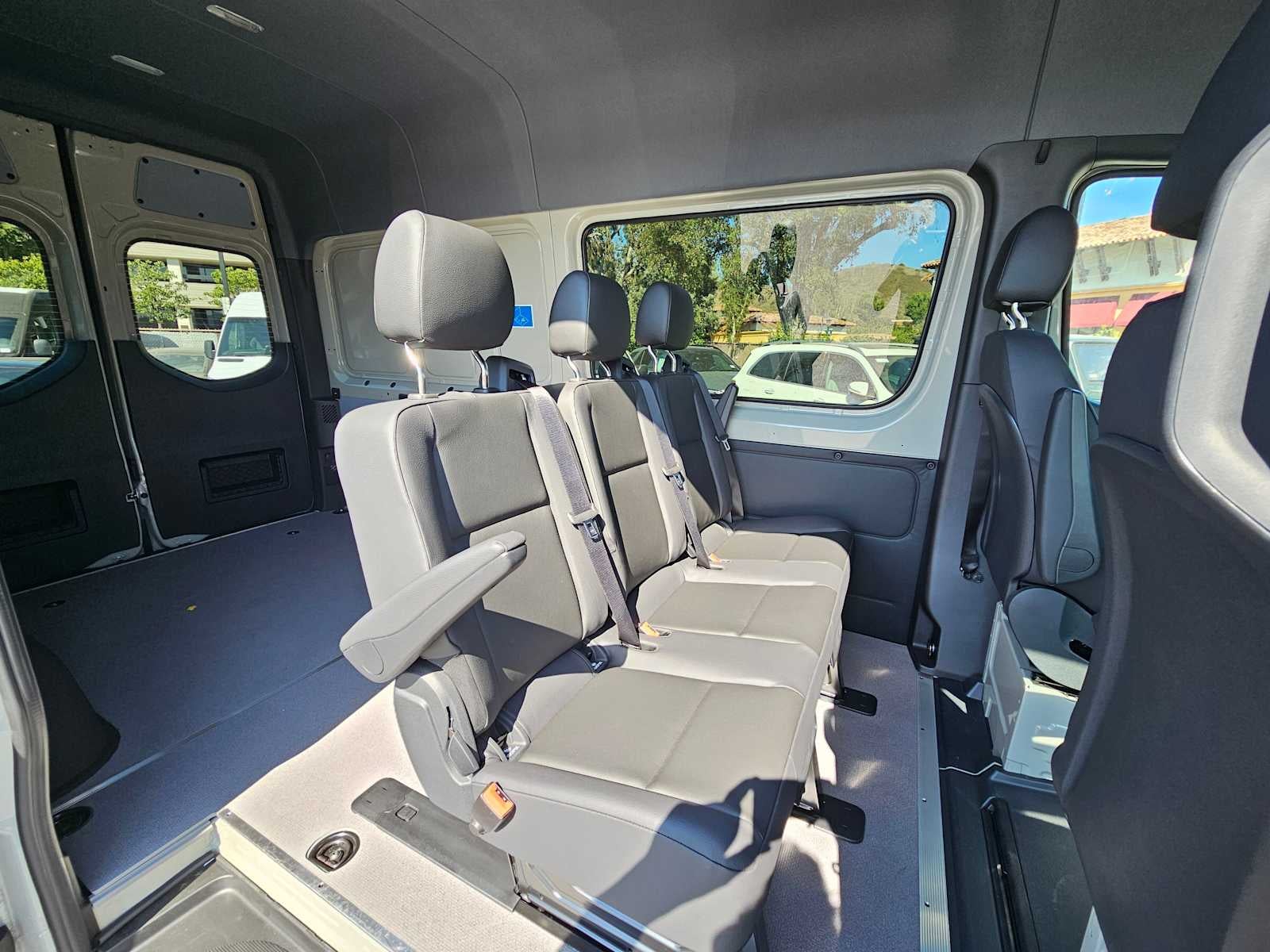 2026 Mercedes-Benz Sprinter 2500 Standard Roof I4 Diesel HO 144 RWD