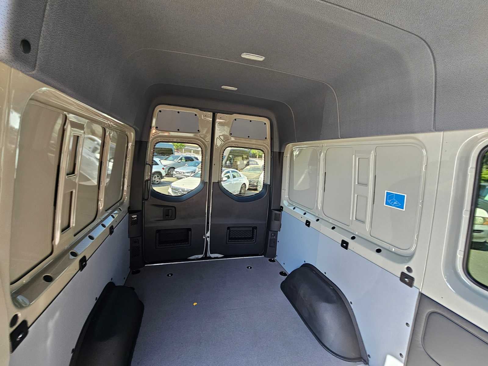 2026 Mercedes-Benz Sprinter 2500 Standard Roof I4 Diesel HO 144 RWD