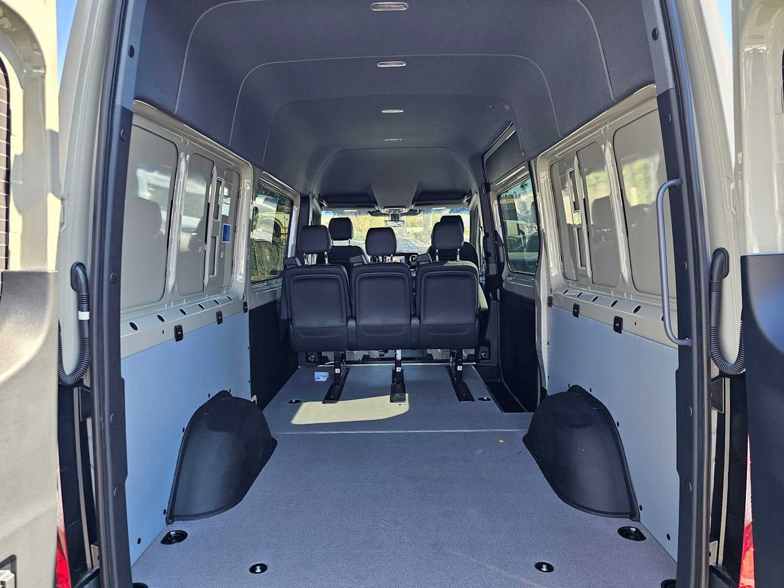2026 Mercedes-Benz Sprinter 2500 Standard Roof I4 Diesel HO 144 RWD