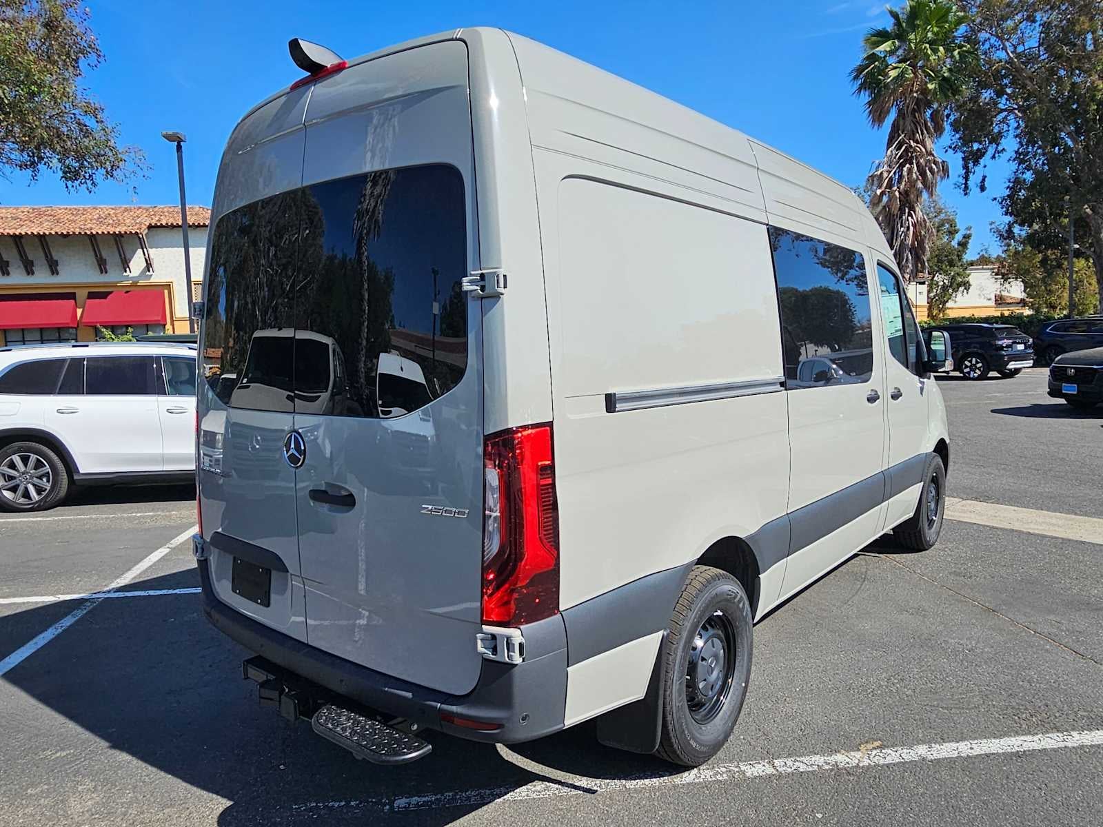 2026 Mercedes-Benz Sprinter 2500 Standard Roof I4 Diesel HO 144 RWD
