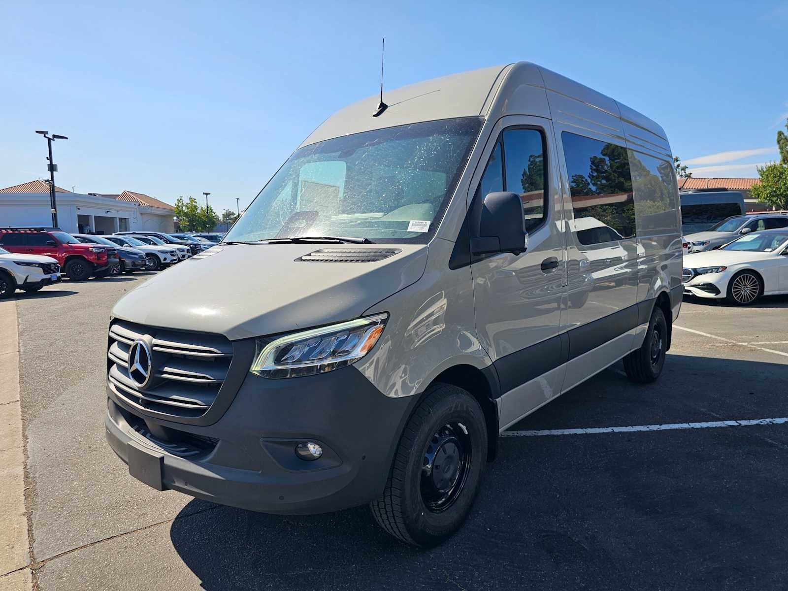 2026 Mercedes-Benz Sprinter 2500 Standard Roof I4 Diesel HO 144 RWD