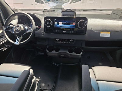 2026 Mercedes-Benz Sprinter Crew 2500 Standard Roof I4 Diesel HO 144 RWD
