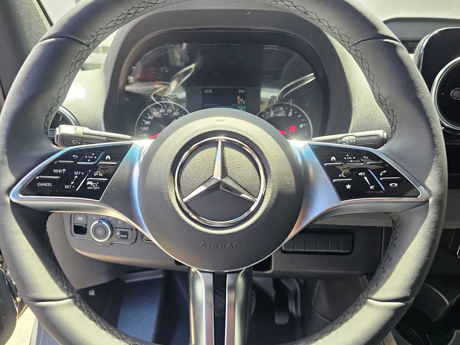 2026 Mercedes-Benz Sprinter Crew 2500 Standard Roof I4 Diesel HO 144 RWD