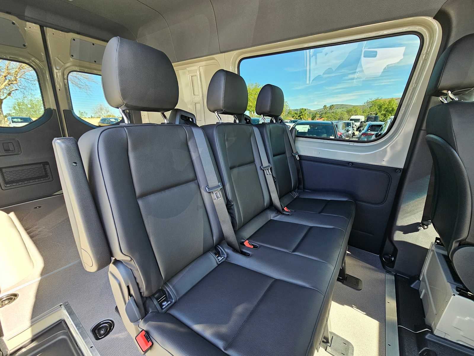 2025 Mercedes-Benz Sprinter 2500 Standard Roof I4 Diesel HO 144 RWD